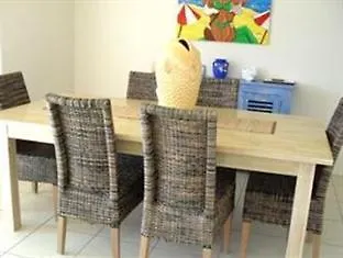 **** Apartahotel Little Cove Currumbin Gold Coast Australia